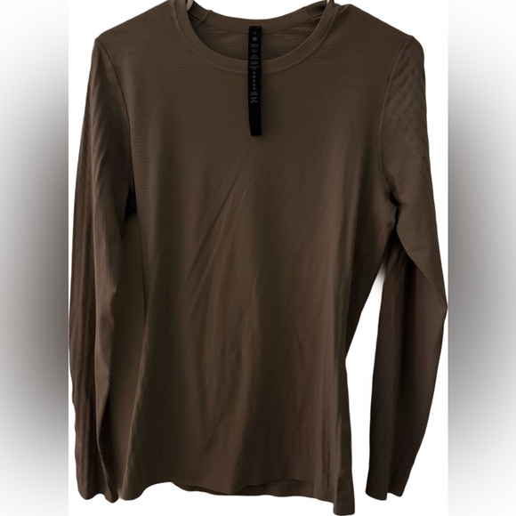 Lululemon Mens’s long sleeve shirt - Picture 2 of 3